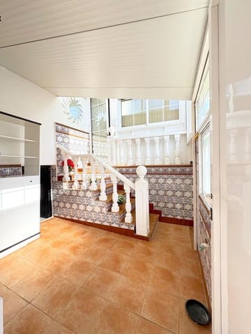 3 quarto Apartamento para venda em La Siesta, Torrevieja com piscina garagem - 194 900 € (Ref: 9583029)