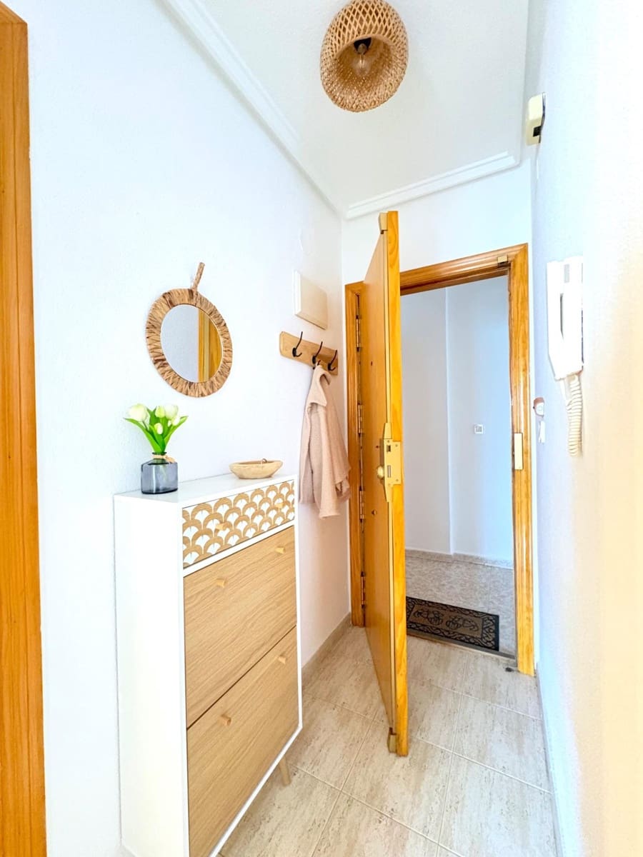 2 soverom Leilighet til salgs i Torrevieja med svømmebasseng - € 133 900 (Ref: 9773192)