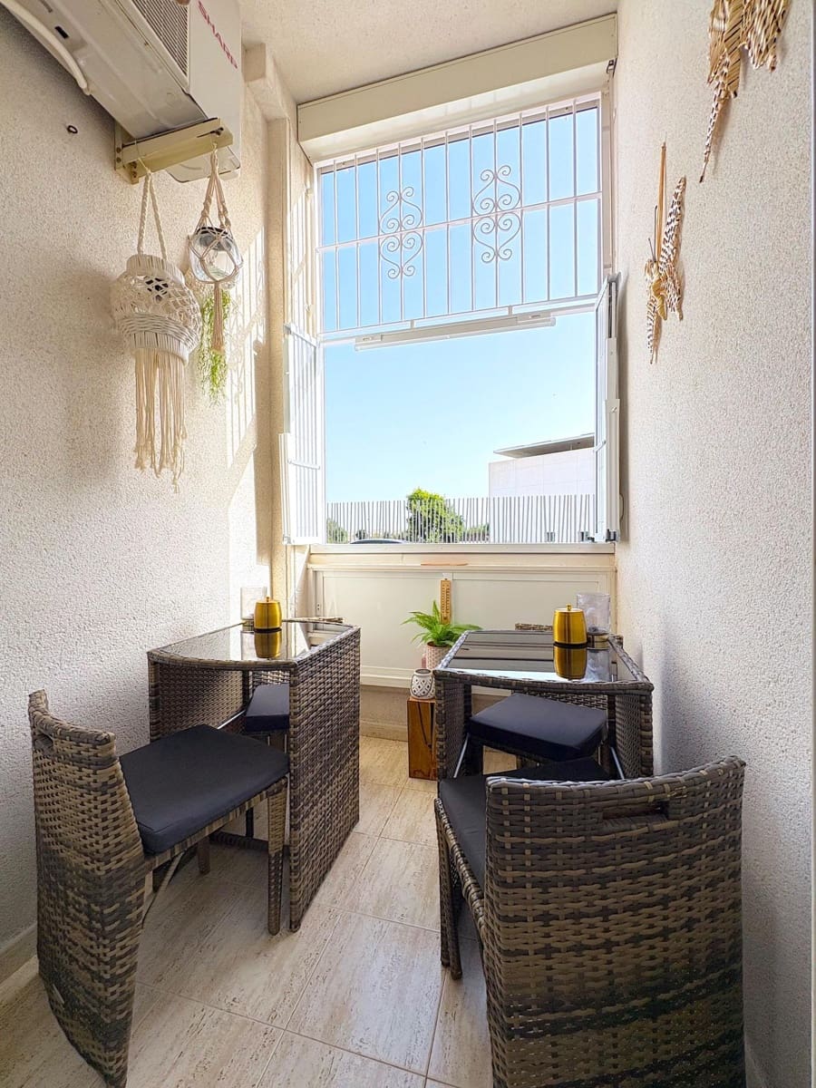 2 soverom Leilighet til salgs i Torrevieja med svømmebasseng - € 133 900 (Ref: 9773192)