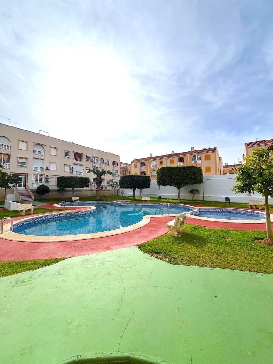 2 soverom Leilighet til salgs i Torrevieja med svømmebasseng - € 133 900 (Ref: 9773192)