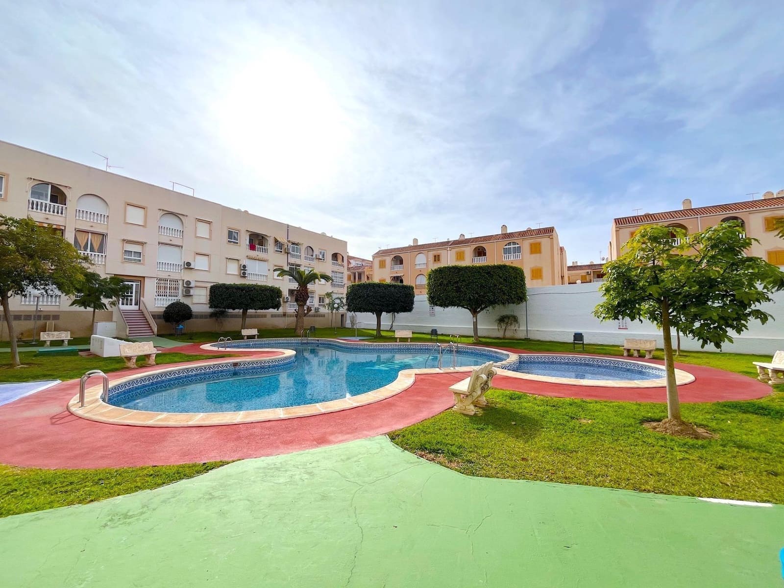 2 soverom Leilighet til salgs i Torrevieja med svømmebasseng - € 133 900 (Ref: 9773192)