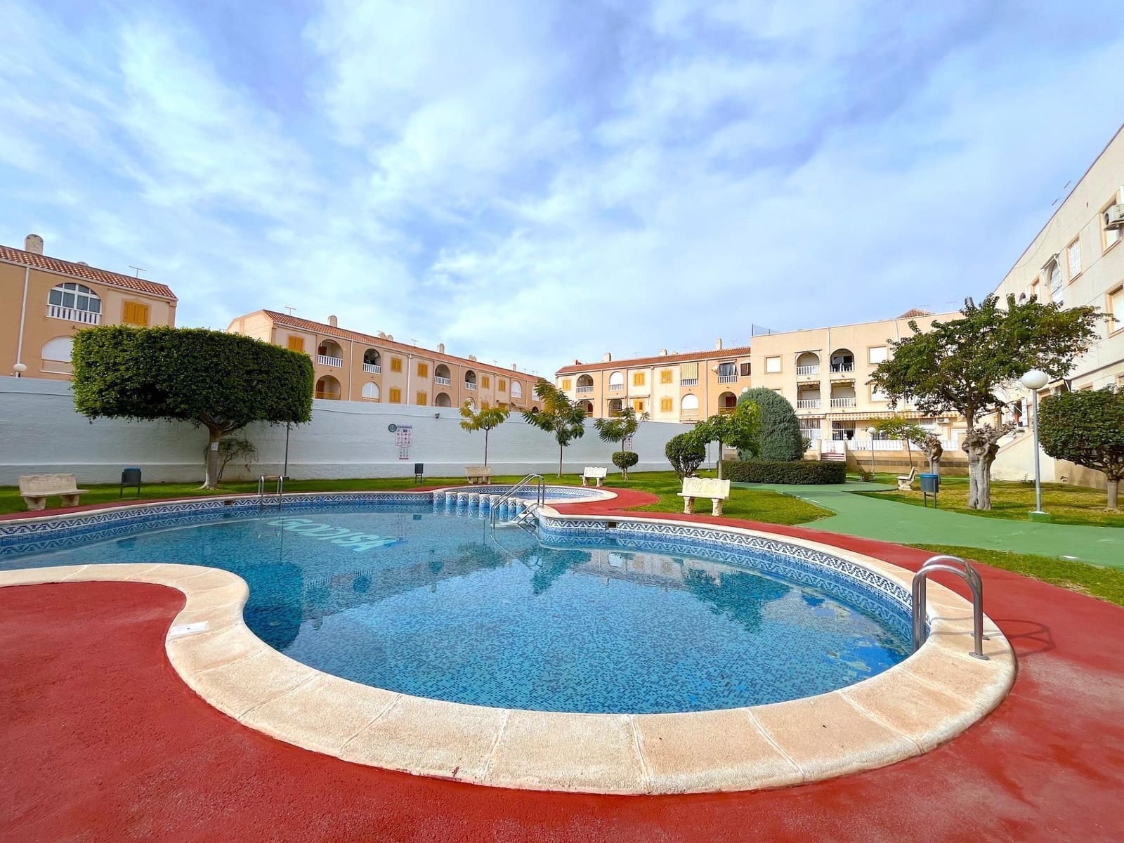 2 soverom Leilighet til salgs i Torrevieja med svømmebasseng - € 133 900 (Ref: 9773192)