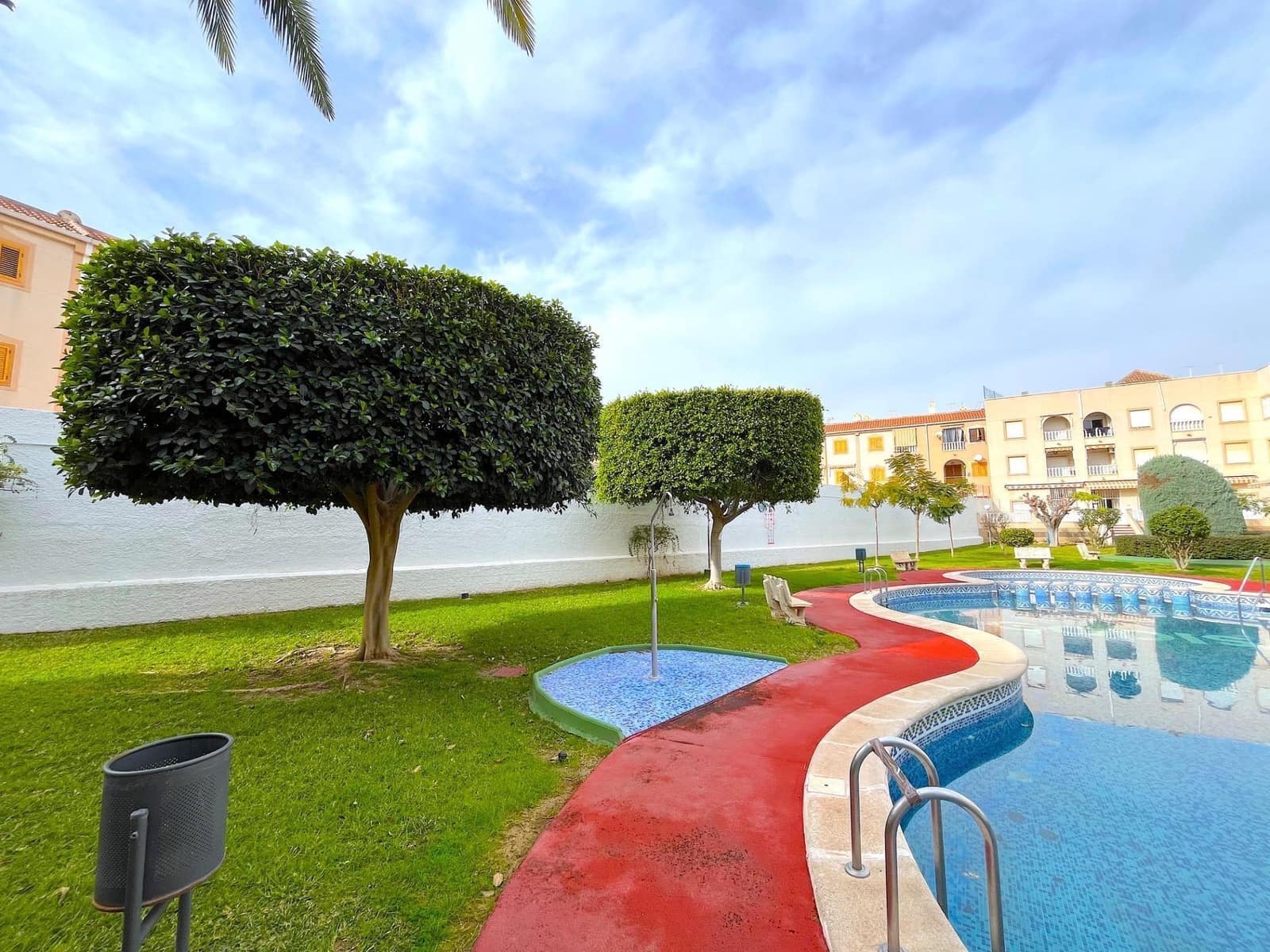 2 soverom Leilighet til salgs i Torrevieja med svømmebasseng - € 133 900 (Ref: 9773192)