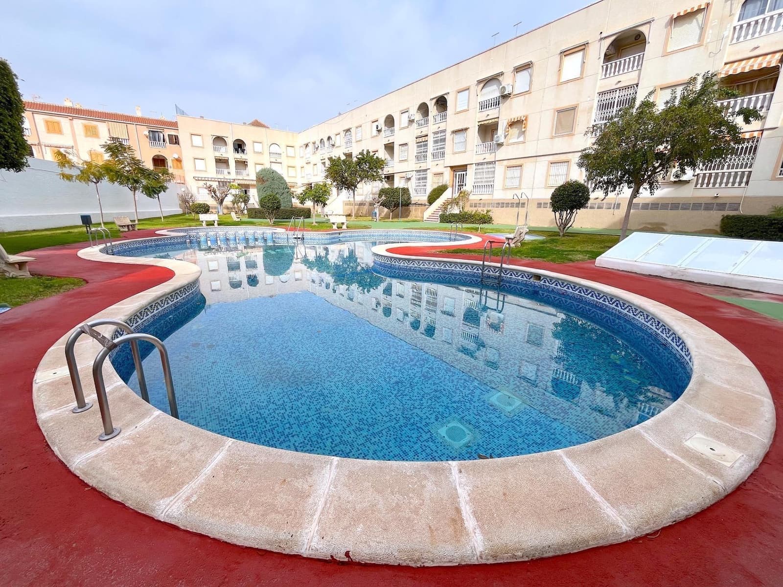 2 soverom Leilighet til salgs i Torrevieja med svømmebasseng - € 133 900 (Ref: 9773192)