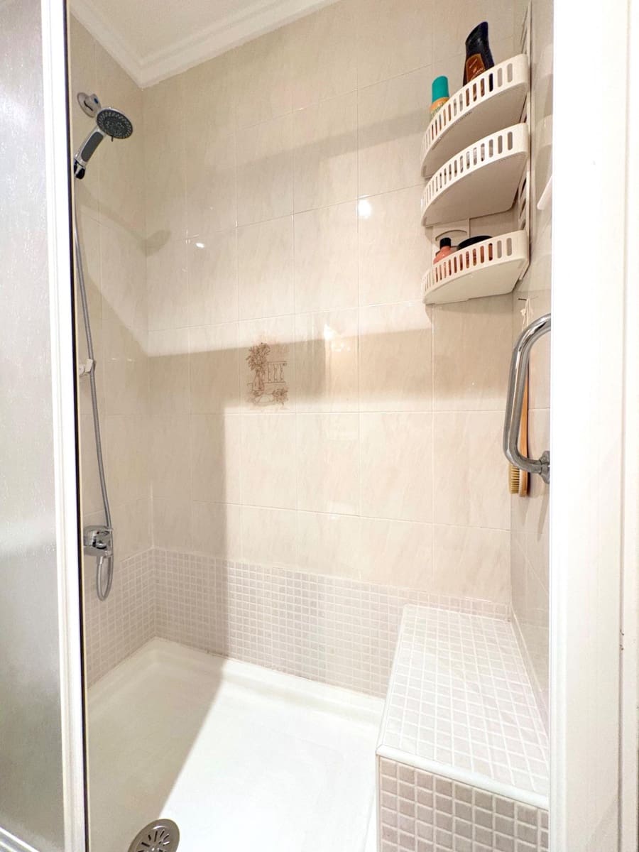 2 slaapkamer Appartement te koop in Torrevieja met zwembad - € 133.900 (Ref: 9804457)