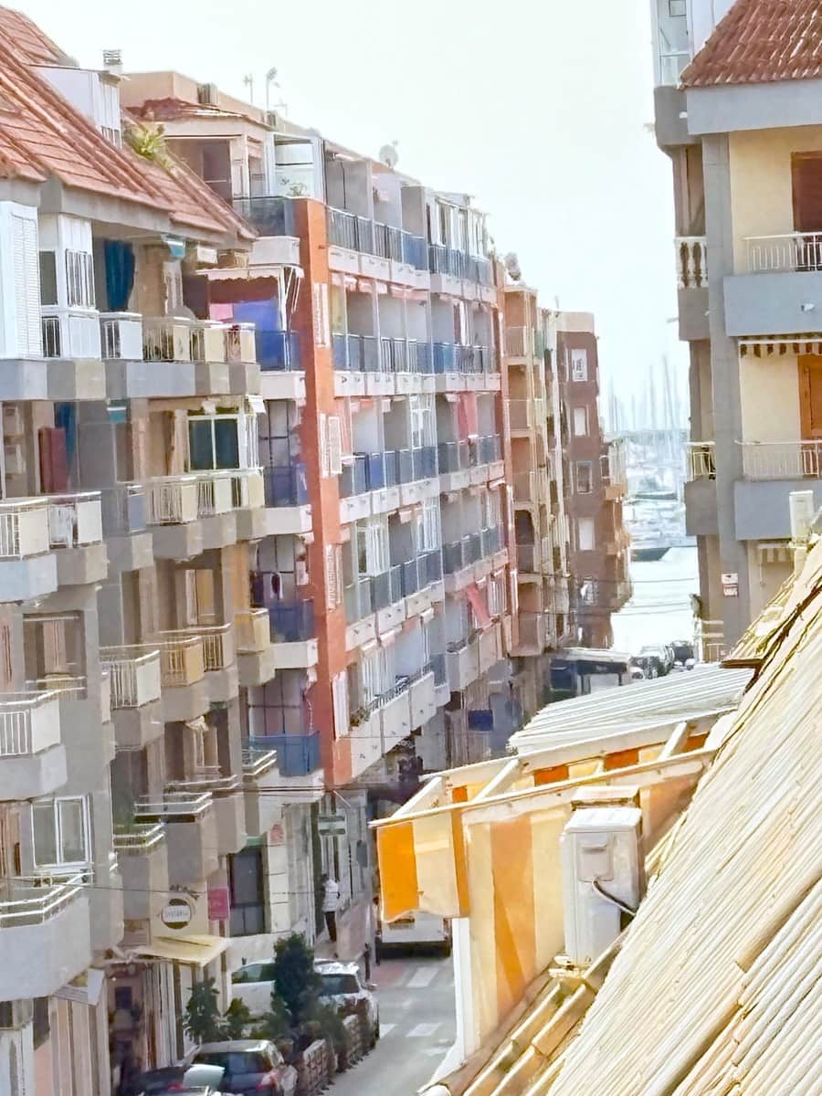 2 slaapkamer Appartement te koop in Torrevieja met zwembad - € 133.900 (Ref: 9804457)