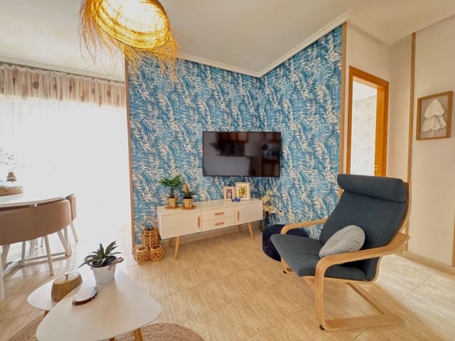 Apartamento de 2 habitaciones en Playa del Acequión, Torrevieja en venta con piscina - 133.900 € (Ref: 9804457)