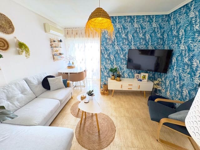 Apartamento de 2 habitaciones en Playa del Acequión, Torrevieja en venta con piscina - 133.900 € (Ref: 9804457)