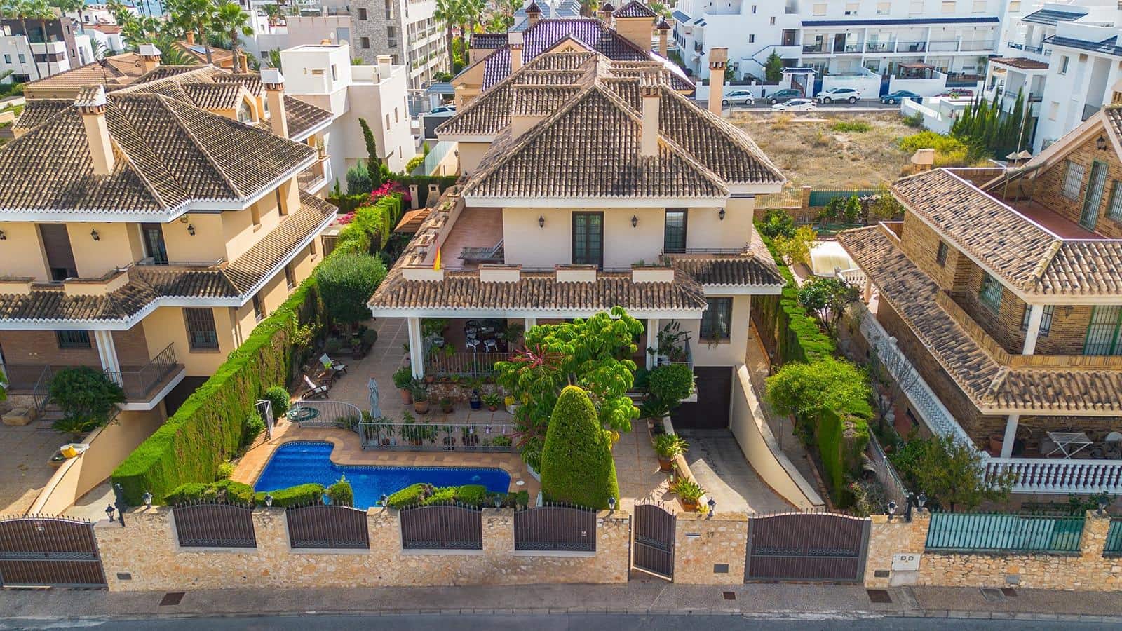 7 chambre Villa/Maison à vendre à La Veleta avec piscine - 2 490 000 € (Ref: 9812258)
