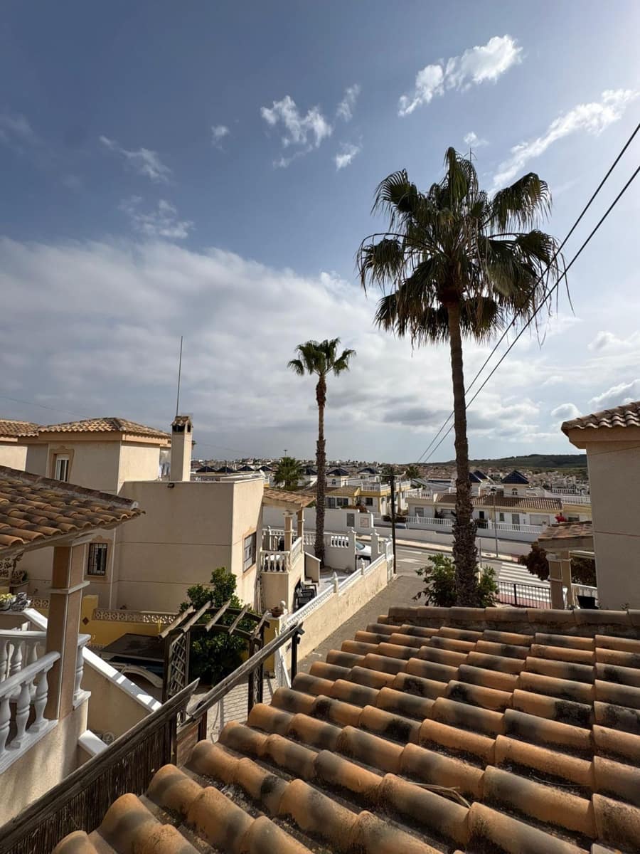 4 sovrum Villa till salu i Ciudad Quesada med pool - 259 000 € (Ref: 9818010)