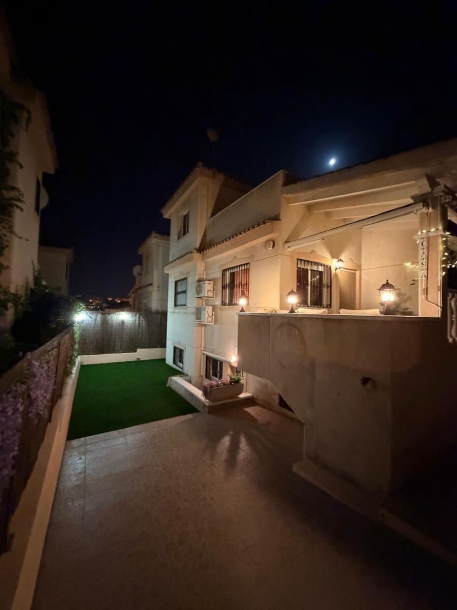 4 sovrum Villa till salu i Ciudad Quesada med pool - 259 000 € (Ref: 9818010)