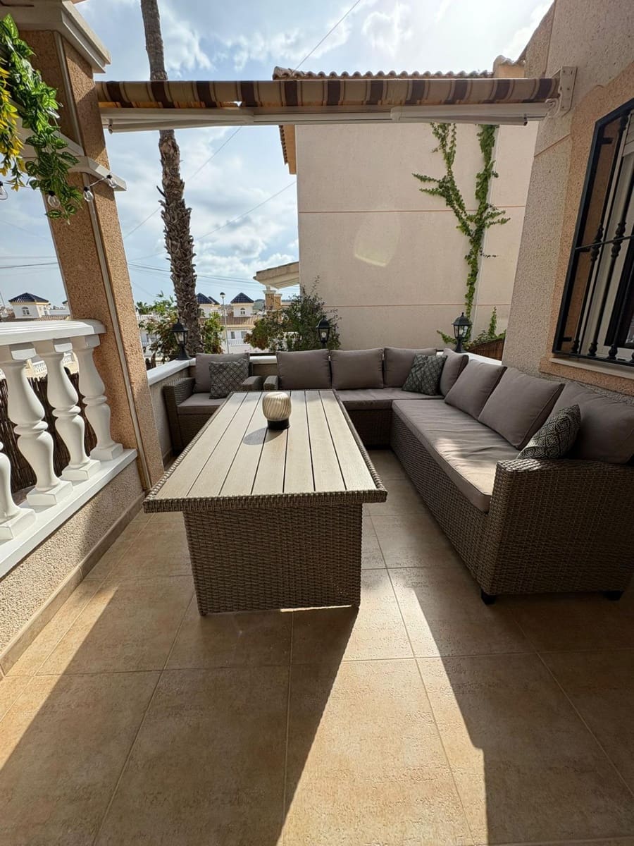 4 sovrum Villa till salu i Ciudad Quesada med pool - 259 000 € (Ref: 9818010)