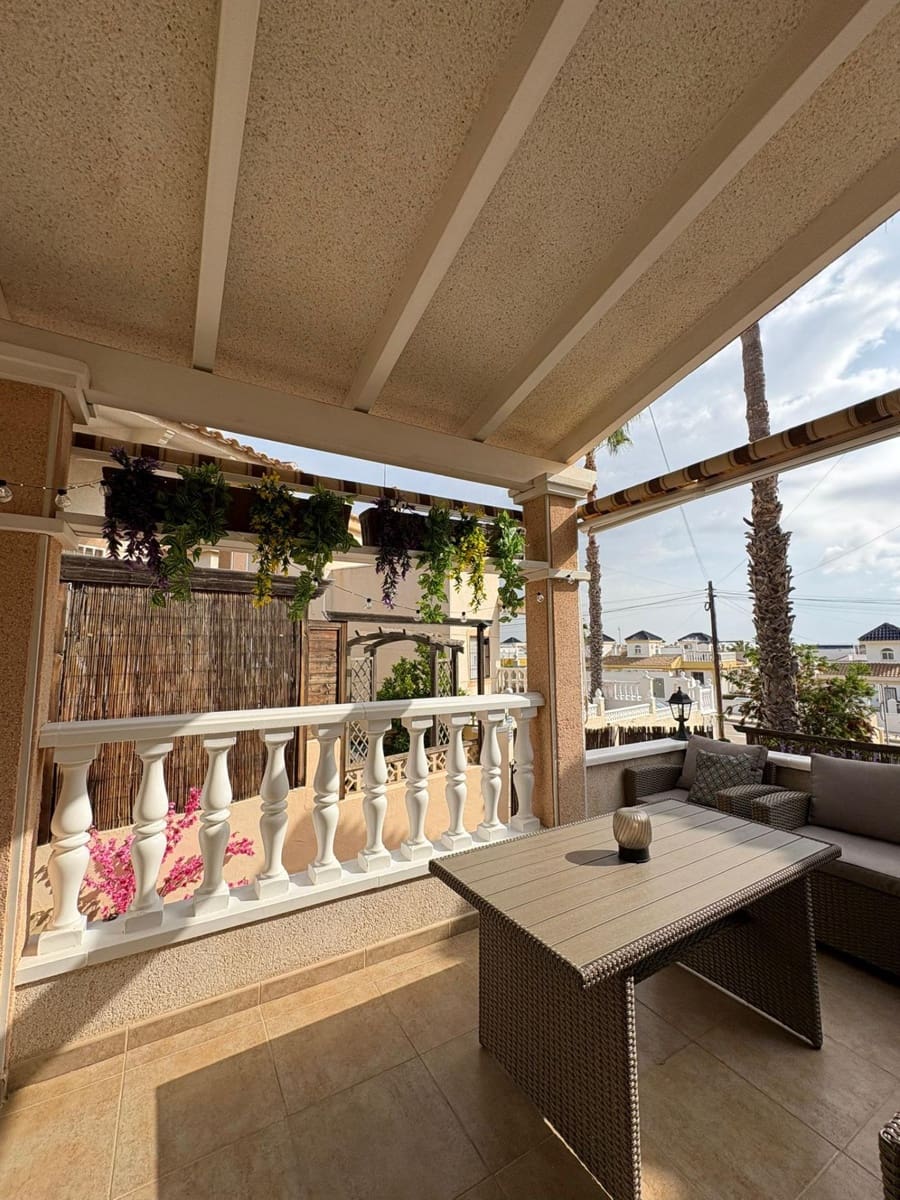 4 sovrum Villa till salu i Ciudad Quesada med pool - 259 000 € (Ref: 9818010)