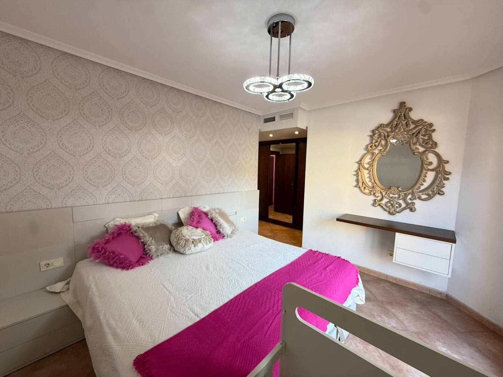 Adosado de 3 habitaciones en Rojales en venta con garaje - 348.000 € (Ref: 9820326)