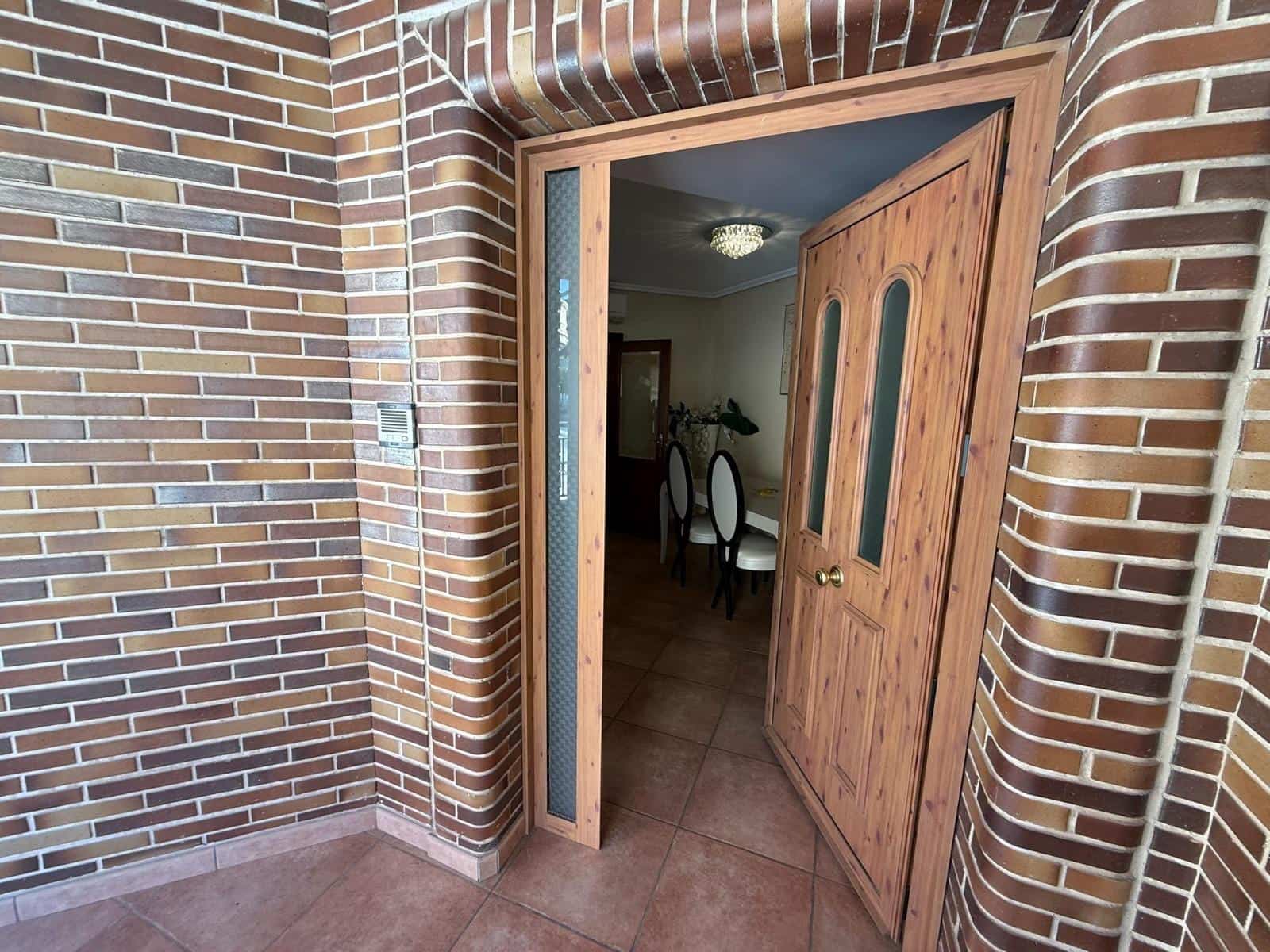 Adosado de 3 habitaciones en Rojales en venta con garaje - 348.000 € (Ref: 9820326)