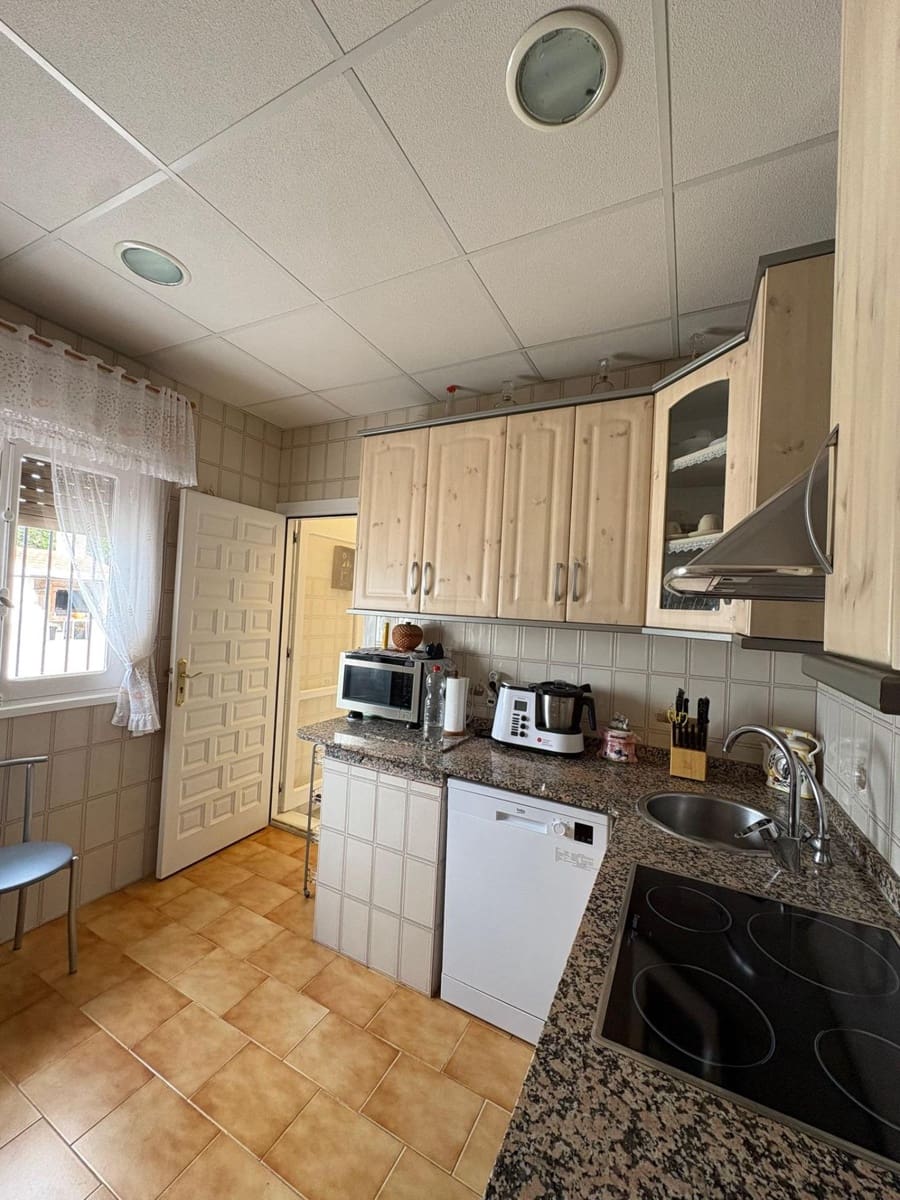 4 soveværelse Villa til salg i Albatera med swimmingpool - € 362.000 (Ref: 9829306)