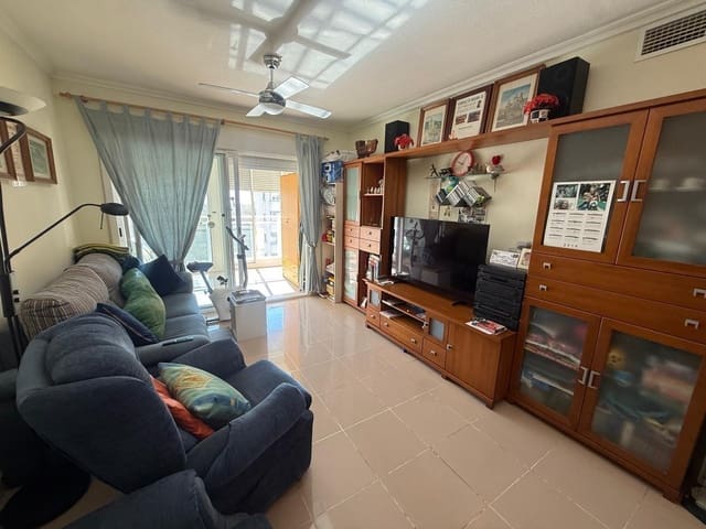 Apartamento de 2 habitaciones en Guardamar del Segura en venta con piscina garaje - 225.000 € (Ref: 9868701)