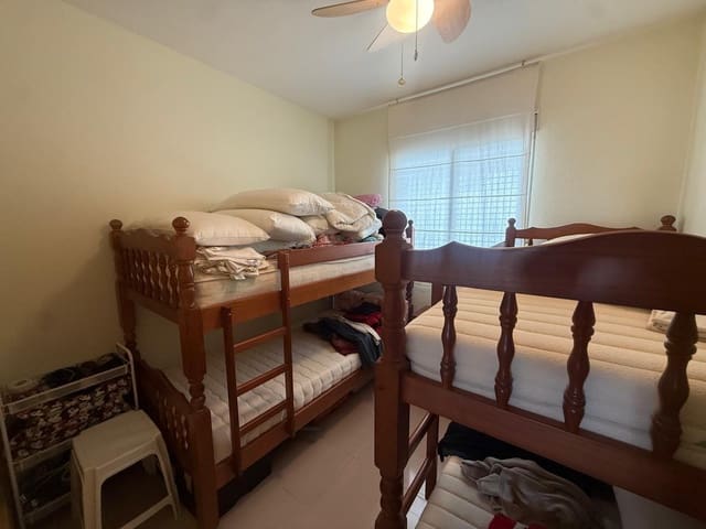 Apartamento de 2 habitaciones en Guardamar del Segura en venta con piscina garaje - 225.000 € (Ref: 9868701)