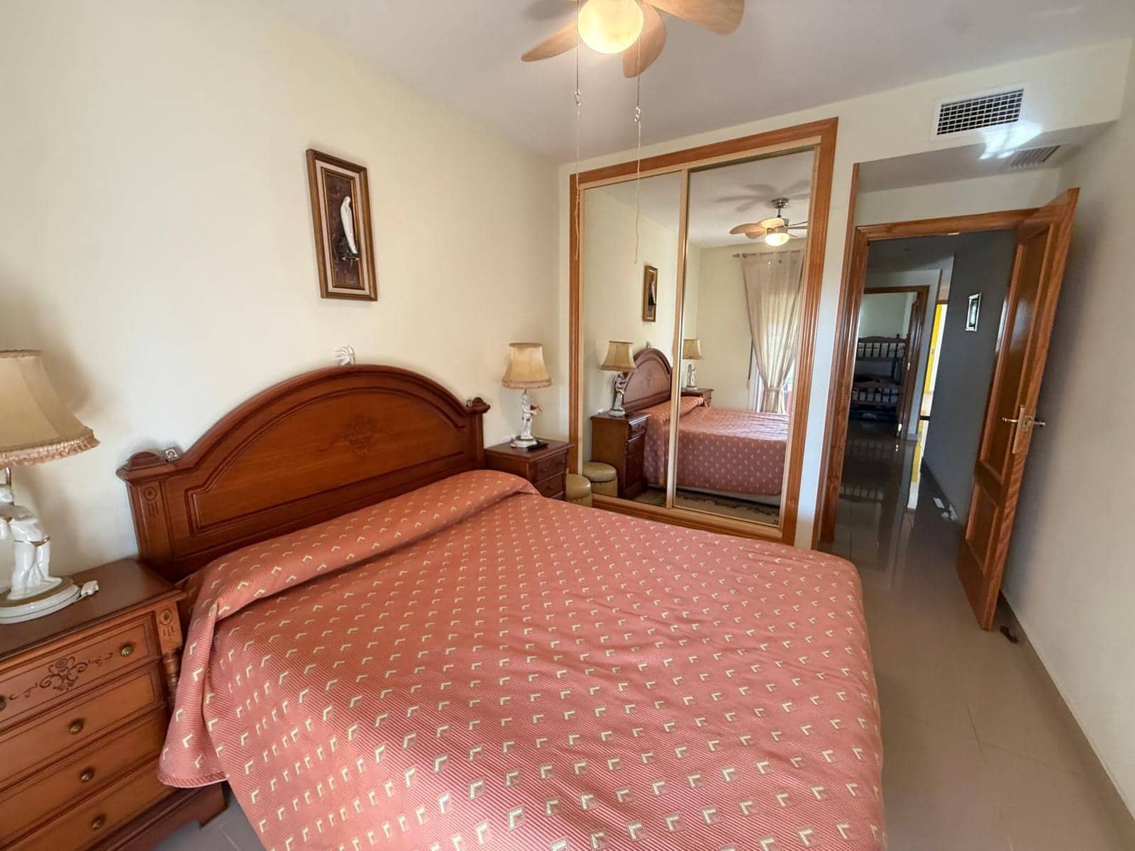 Apartamento de 2 habitaciones en Guardamar del Segura en venta con piscina garaje - 225.000 € (Ref: 9868701)