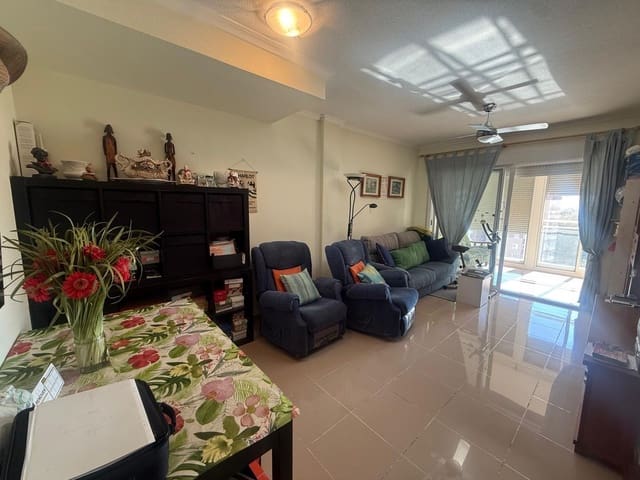 Apartamento de 2 habitaciones en Guardamar del Segura en venta con piscina garaje - 225.000 € (Ref: 9868701)
