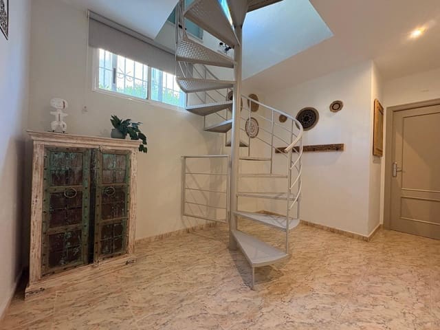 4 soveværelse Villa til salg i Benijófar med swimmingpool - € 279.000 (Ref: 9963163)
