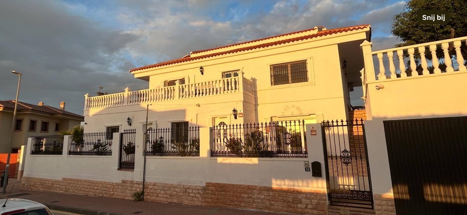 7 bedroom Villa for sale in San Fulgencio with pool garage - € 799,900 (Ref: 9994337)