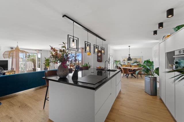 7 soverom Villa til salgs i San Fulgencio med svømmebasseng garasje - € 799 900 (Ref: 9994337)