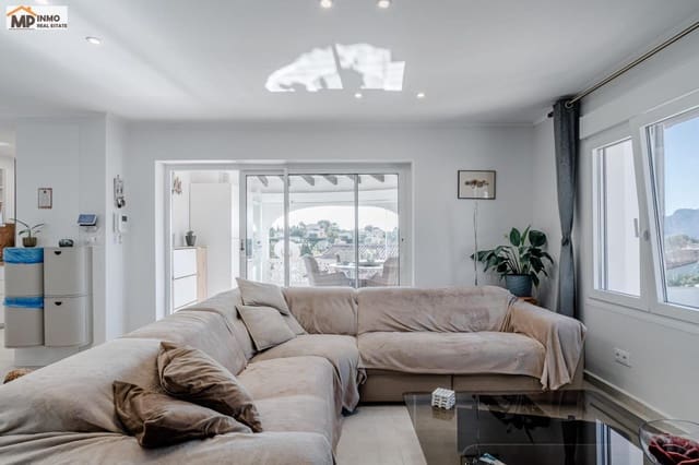 Chalet de 4 habitaciones en Calpe / Calp en venta con piscina garaje - 850.000 € (Ref: 10005571)