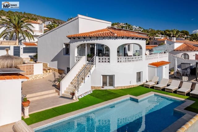 Chalet de 4 habitaciones en Calpe / Calp en venta con piscina garaje - 850.000 € (Ref: 10005571)