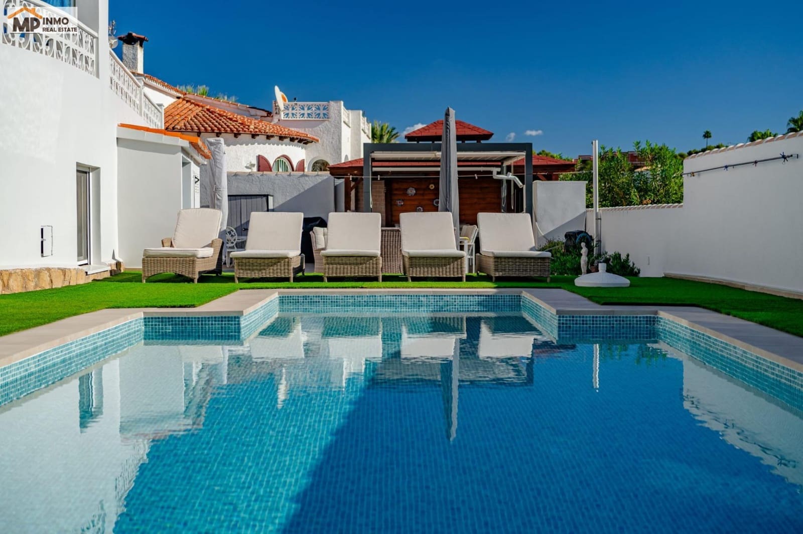 Chalet de 4 habitaciones en Calpe / Calp en venta con piscina garaje - 850.000 € (Ref: 10005571)
