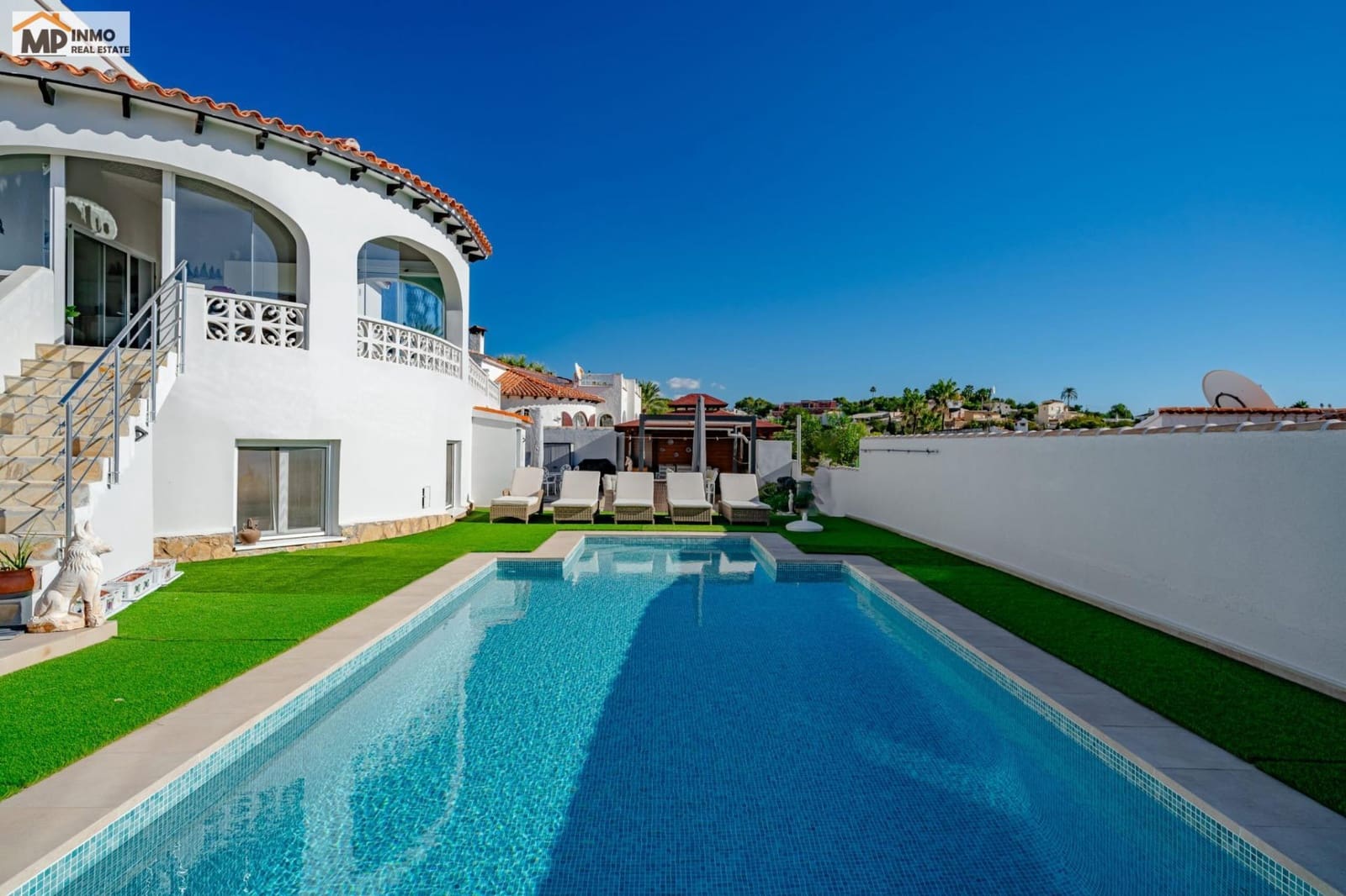 Chalet de 4 habitaciones en Calpe / Calp en venta con piscina garaje - 850.000 € (Ref: 10005571)