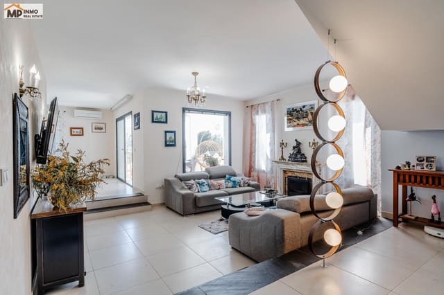5 Zimmer Villa zu verkaufen in Calpe / Calp mit Pool Garage - 849.000 € (Ref: 10013323)