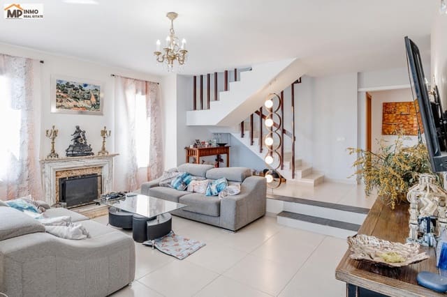 5 Zimmer Villa zu verkaufen in Calpe / Calp mit Pool Garage - 849.000 € (Ref: 10013323)