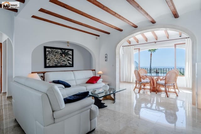 4 Zimmer Villa zu verkaufen in Calpe / Calp mit Pool Garage - 760.000 € (Ref: 10086422)