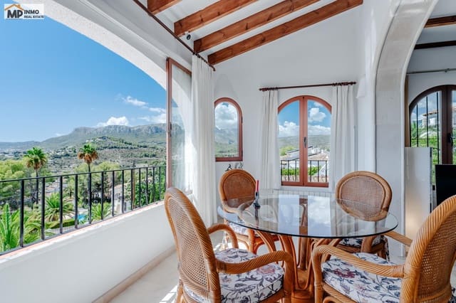 4 Zimmer Villa zu verkaufen in Calpe / Calp mit Pool Garage - 760.000 € (Ref: 10086422)