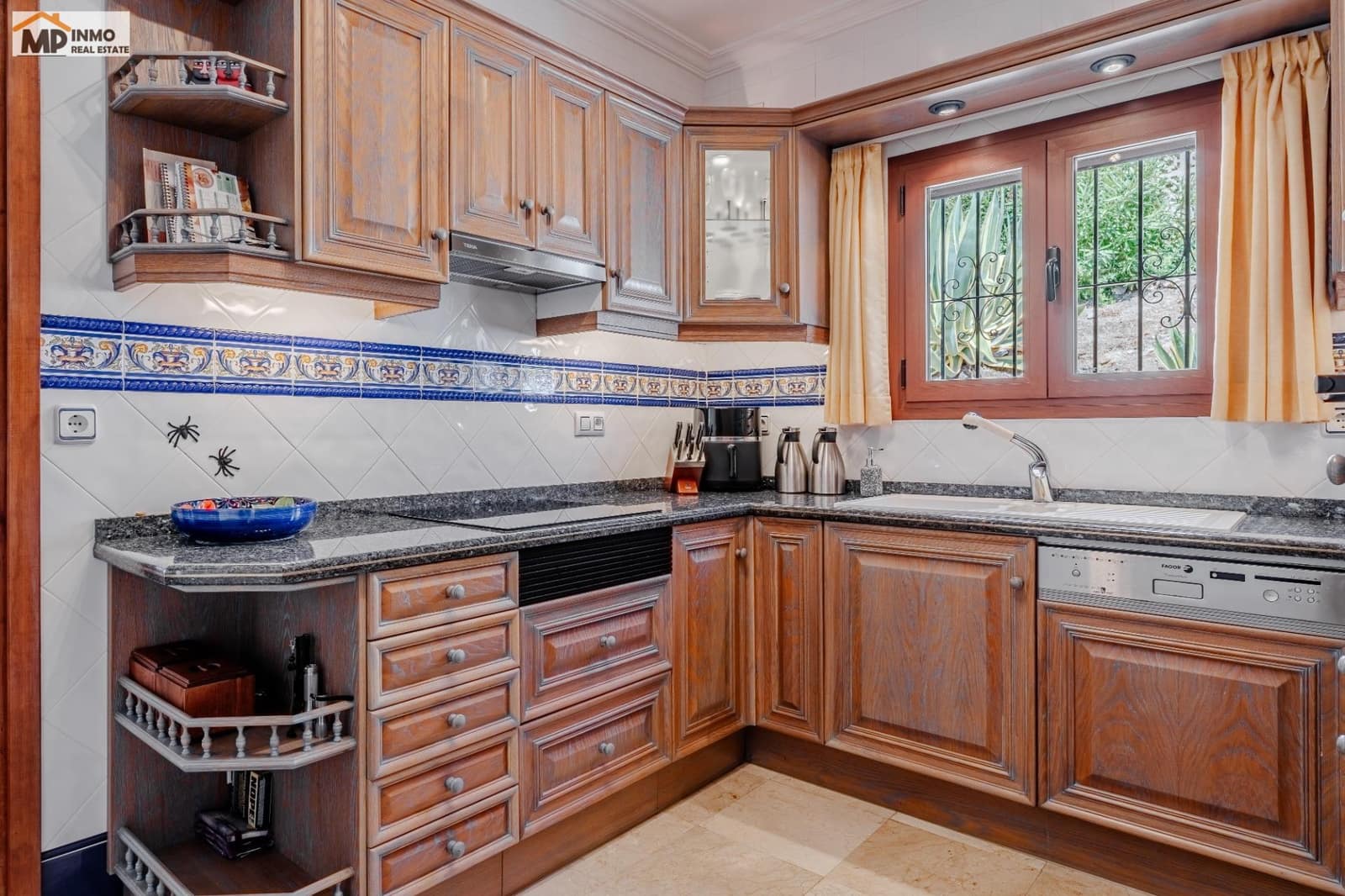 4 Zimmer Villa zu verkaufen in Calpe / Calp mit Pool Garage - 760.000 € (Ref: 10086422)