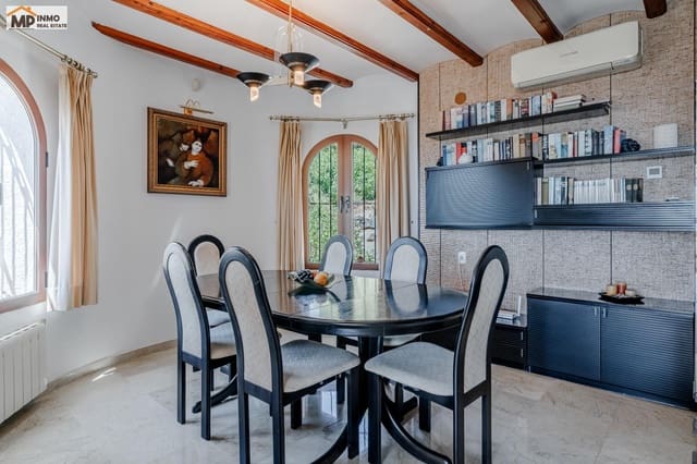 4 Zimmer Villa zu verkaufen in Calpe / Calp mit Pool Garage - 760.000 € (Ref: 10086422)