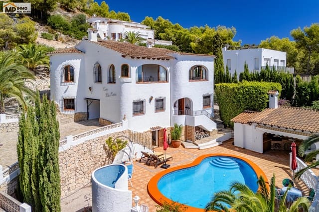 4 Zimmer Villa zu verkaufen in Calpe / Calp mit Pool Garage - 760.000 € (Ref: 10086422)