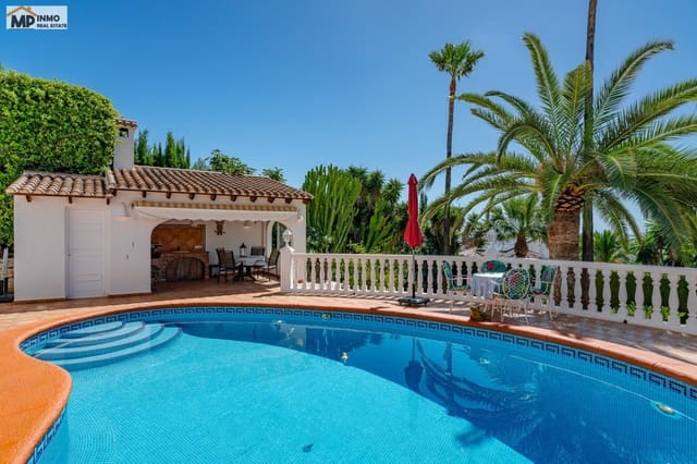 4 Zimmer Villa zu verkaufen in Calpe / Calp mit Pool Garage - 760.000 € (Ref: 10086422)