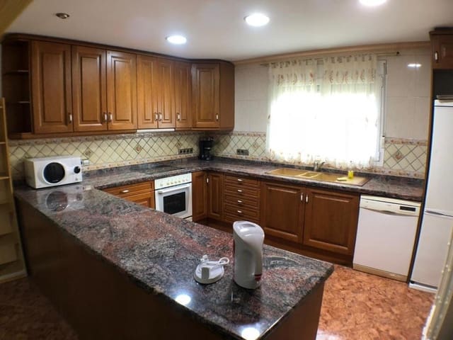 5 bedroom Villa for sale in Calpe / Calp with pool garage - € 875,000 (Ref: 6197640)