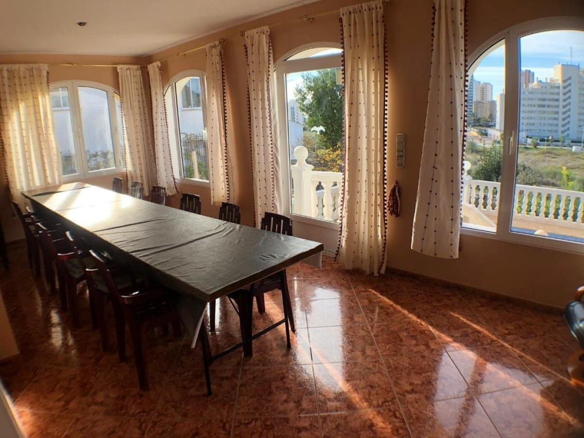 5 bedroom Villa for sale in Calpe / Calp with pool garage - € 875,000 (Ref: 6197640)
