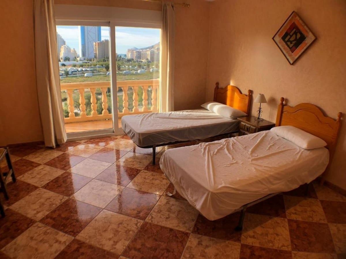 5 bedroom Villa for sale in Calpe / Calp with pool garage - € 875,000 (Ref: 6197640)