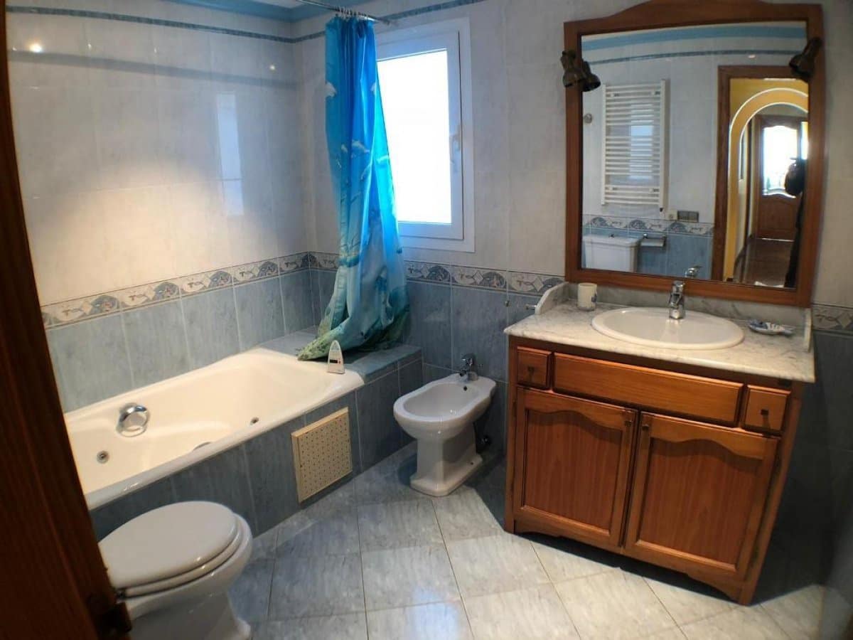 5 bedroom Villa for sale in Calpe / Calp with pool garage - € 875,000 (Ref: 6197640)