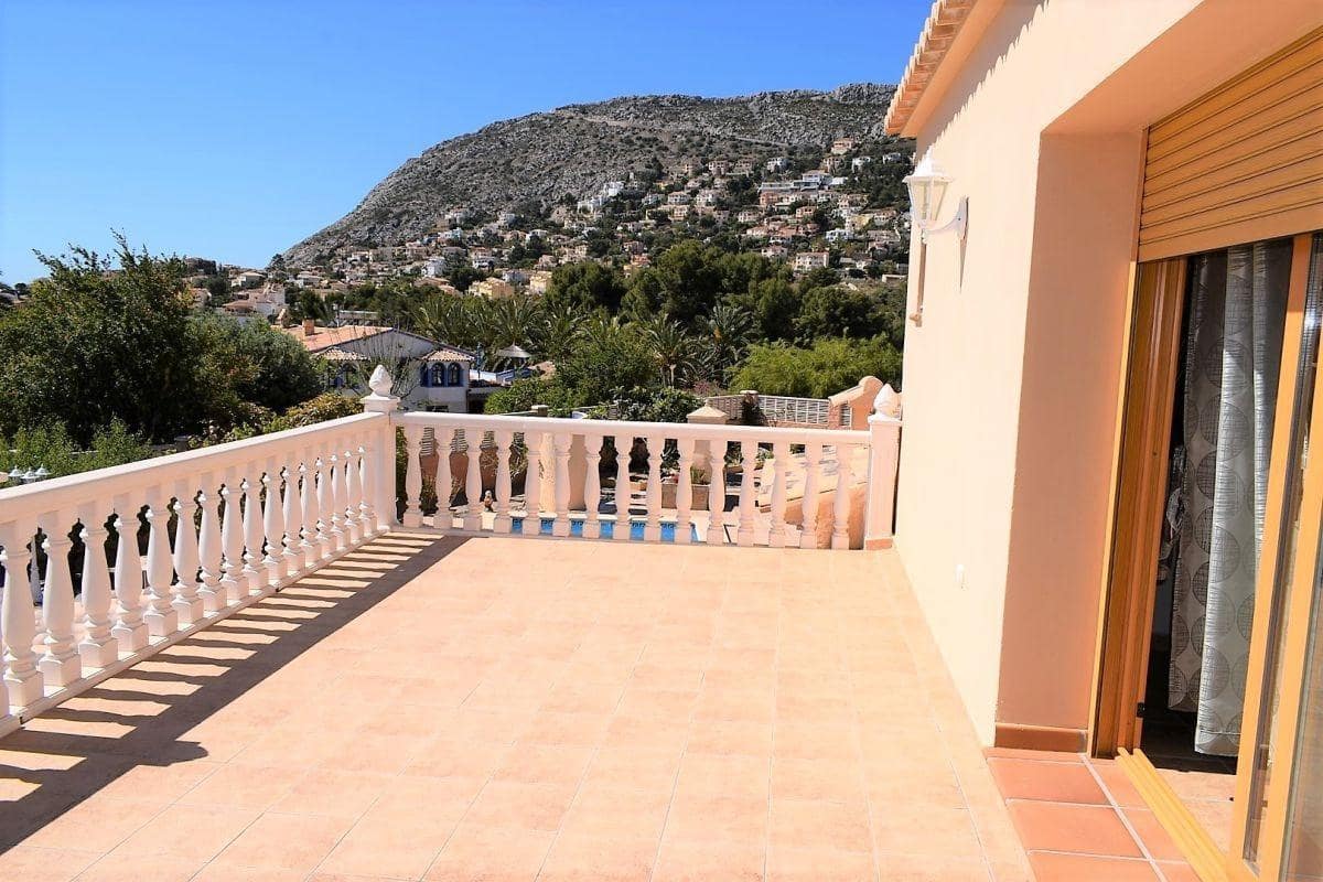 5 soveværelse Villa til salg i Calpe / Calp med swimmingpool - € 650.000 (Ref: 6197643)