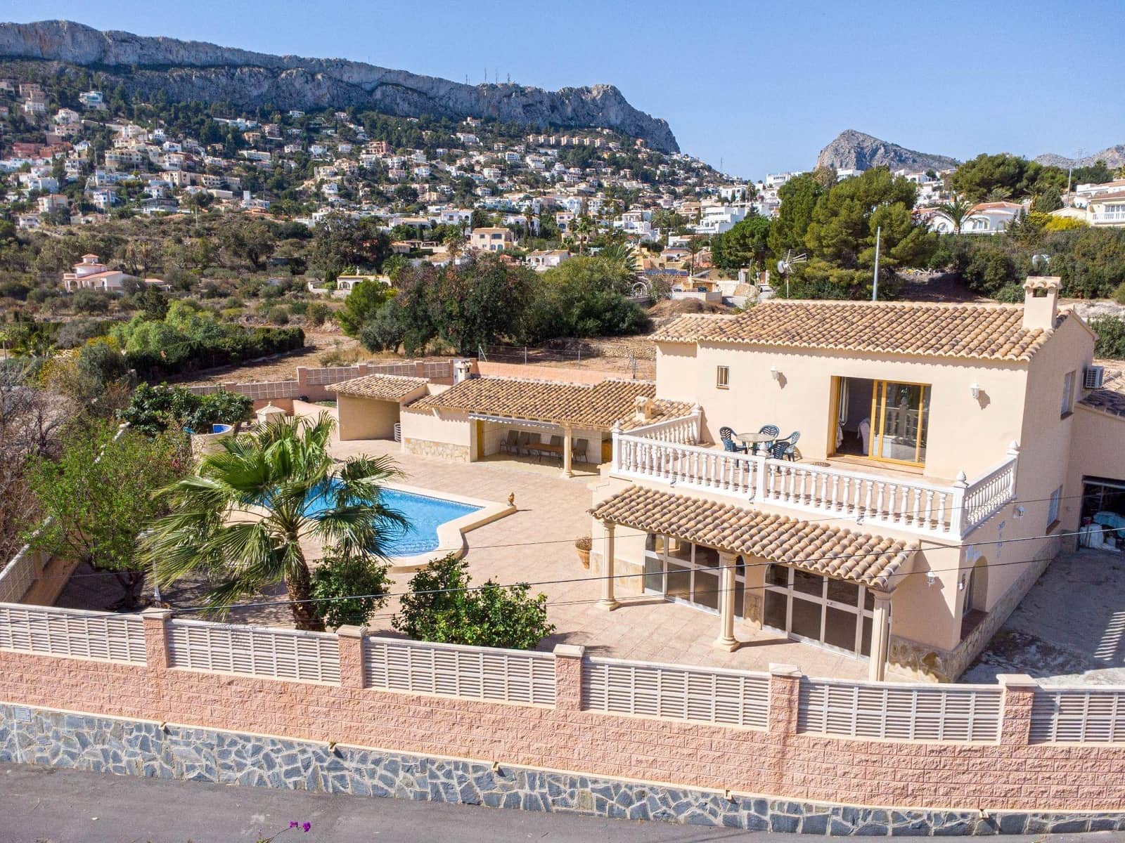 5 soveværelse Villa til salg i Calpe / Calp med swimmingpool - € 650.000 (Ref: 6197643)
