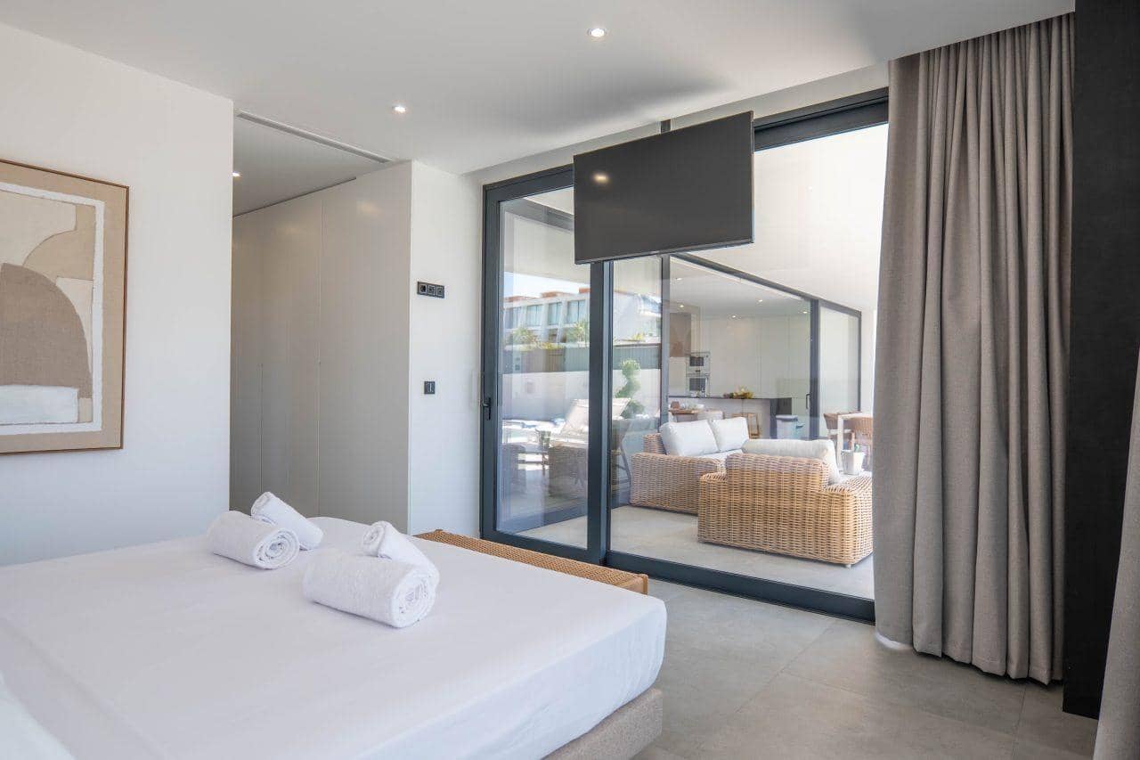 Chalet de 4 habitaciones en Calpe / Calp en venta con piscina - 1.290.000 € (Ref: 6327883)