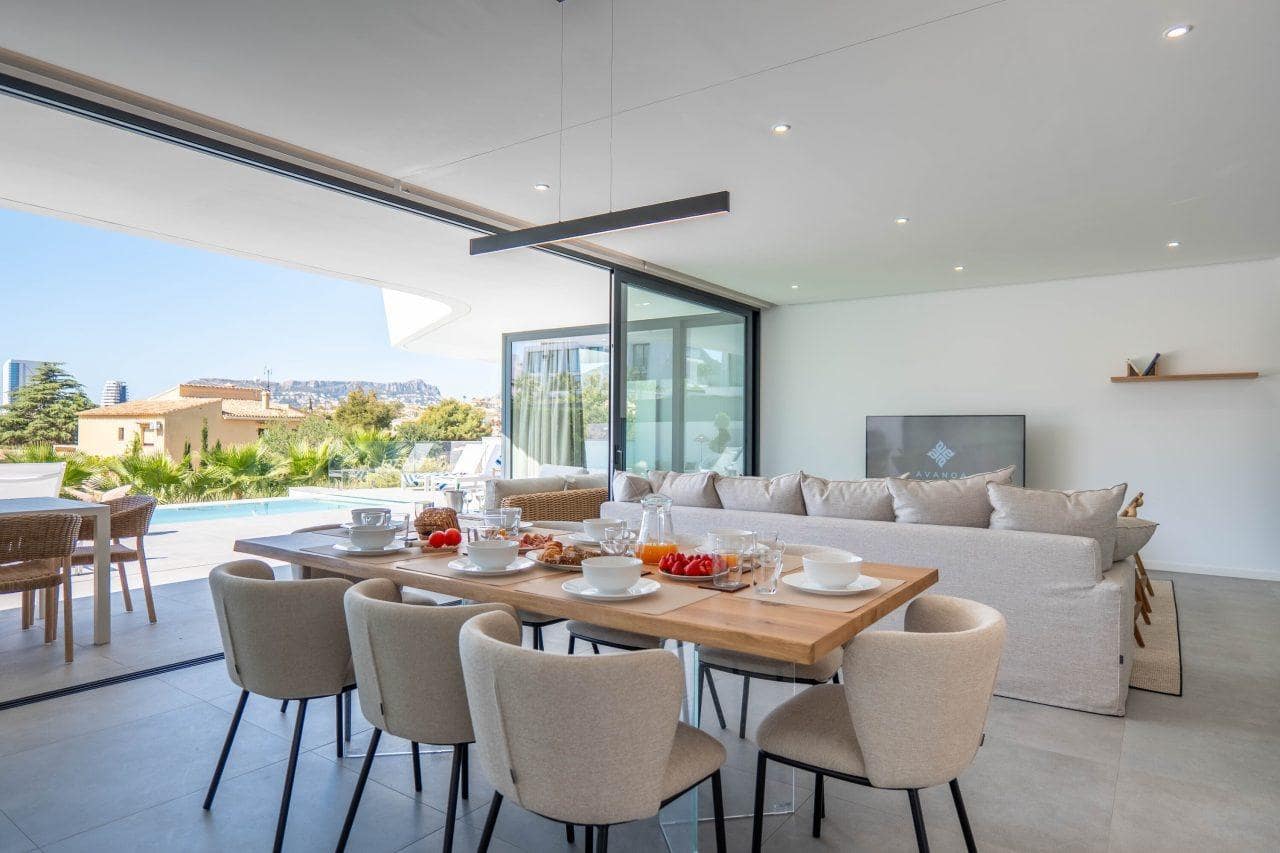 Chalet de 4 habitaciones en Calpe / Calp en venta con piscina - 1.290.000 € (Ref: 6327883)