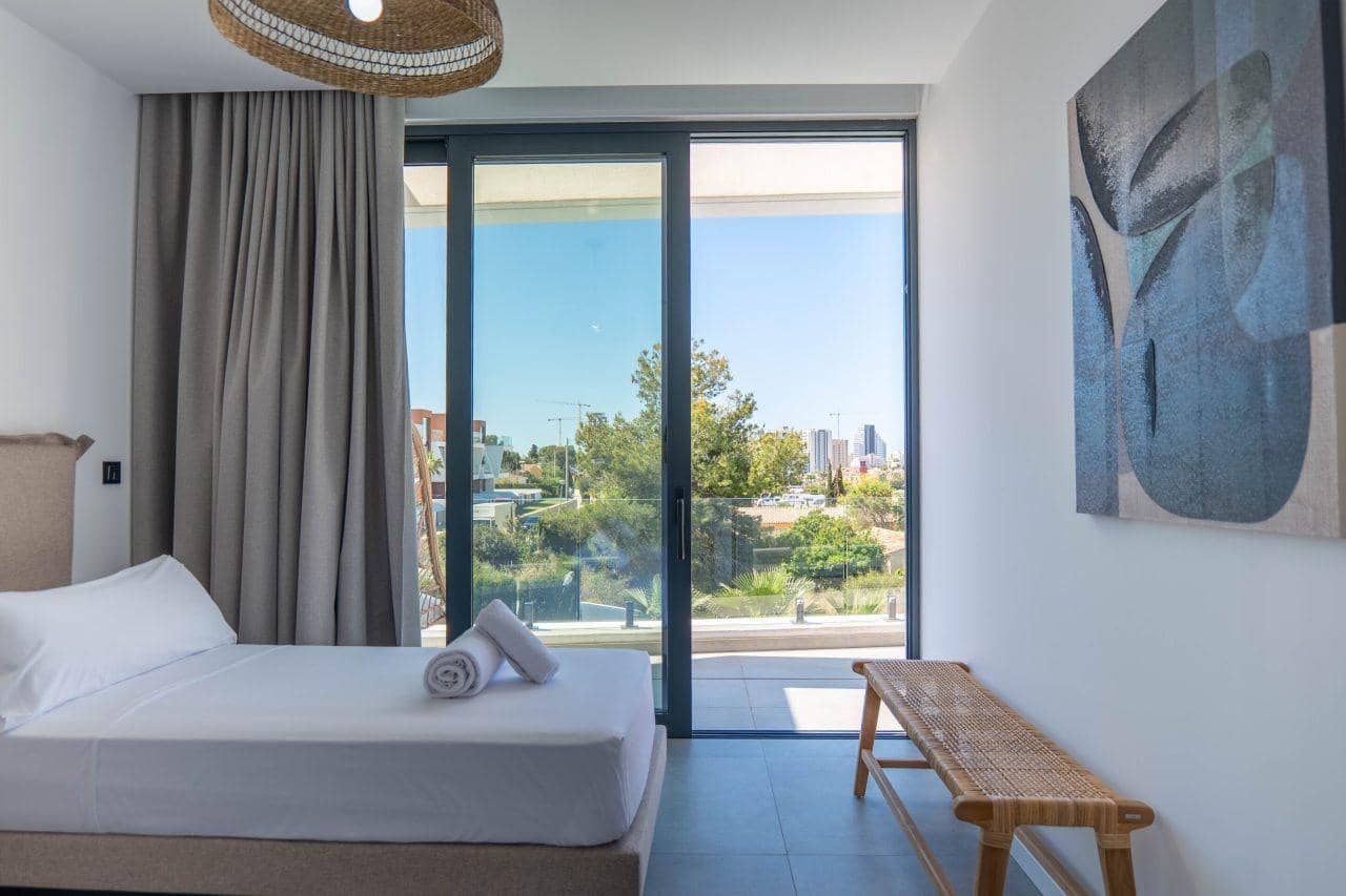 Chalet de 4 habitaciones en Calpe / Calp en venta con piscina - 1.290.000 € (Ref: 6327883)