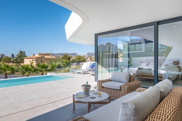 Chalet de 4 habitaciones en Calpe / Calp en venta con piscina - 1.290.000 € (Ref: 6327883)