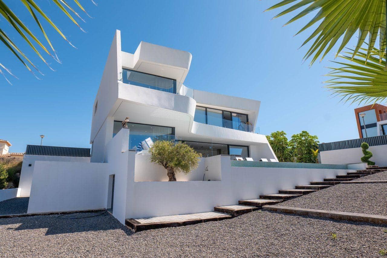 Chalet de 4 habitaciones en Calpe / Calp en venta con piscina - 1.290.000 € (Ref: 6327883)